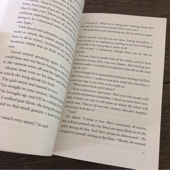 The Selection Series: The One by: Kiera Cass paperback book - Picture 3 of 5